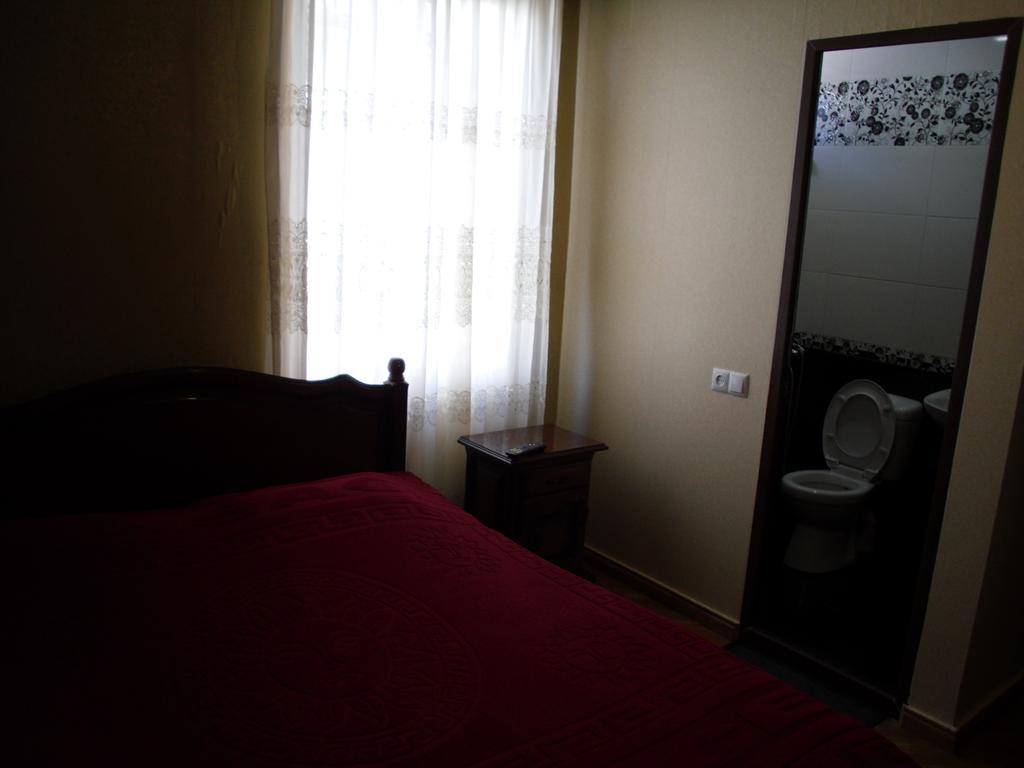 Suliko Guest House Batumi Room photo