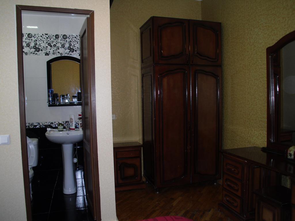 Suliko Guest House Batumi Exterior photo