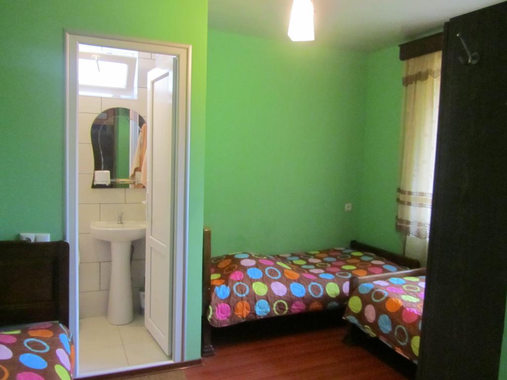 Suliko Guest House Batumi Room photo