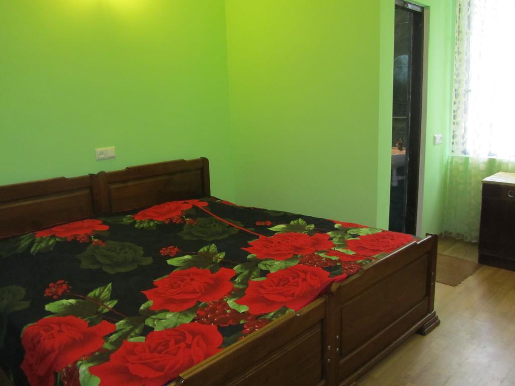 Suliko Guest House Batumi Room photo